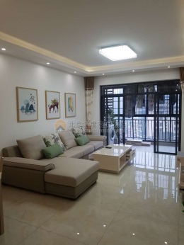 东岸阳光，110m²左右